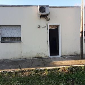 Oportunidad: Casa De 2 Habitaciones En Excelente Ubicación