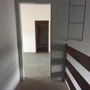 Venta De Apartamento.4 Dormitorios,1 Baño.barrio 2 Naciones