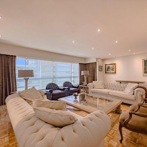 Venta Apartamento 4 Dormitorios 2 Garaje Pocitos