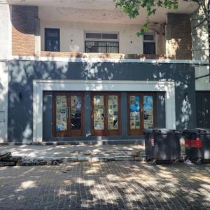 Venta De Local De Gran Metraje En Colonia Del Sacramento