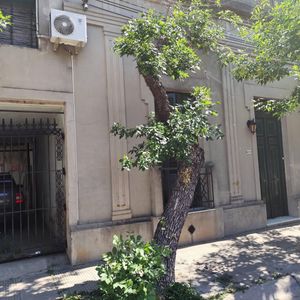 Amplia Propiedad Ubicada En El Centro De La Ciudad De Carmelo