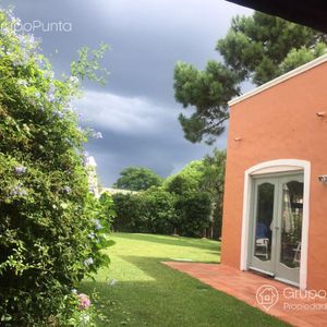 Casa  En Alquiler Anual En  Pinares - Punta Del Este