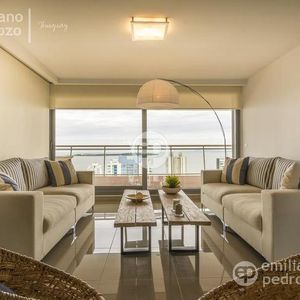 Departamento Venta Tres Dormitorios Punta Del Este  Piso Alto Pasante Vista Al Mar Parrillero Propio