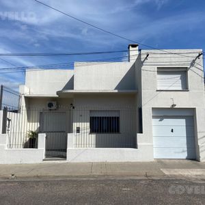 Casa En Venta De 4 Dormitorios Con Piscina Y Barbacoa