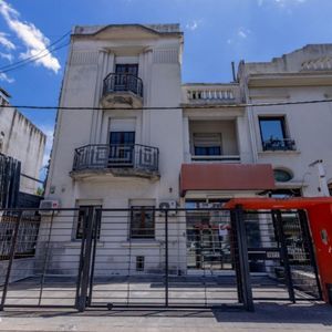 Casa En Alquiler En Tres Cruces Para Empresa 