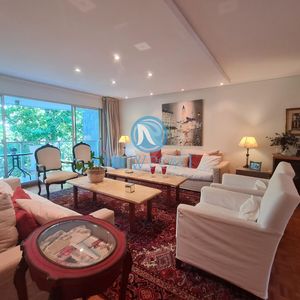 Apartamento En Venta En Pocitos Reciclado, 4 Dormitorios, 4 Baños, Gge Doble, Parrillero.