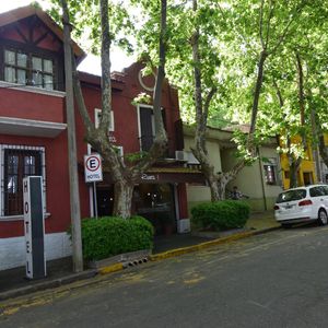 Hotel Comercial En Centro De Colonia Apto Residencia Estudiantil
