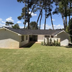 Casa En Alquiler De Verano En Cantegril Con Amplio Patio Y Parrillero