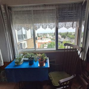 Apartamento Al Frente De 1 Dorm, Con Renta , 