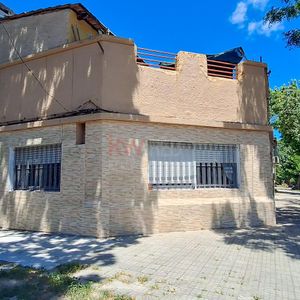 Venta Casa 2 Dormitorios La Comercial Garaje