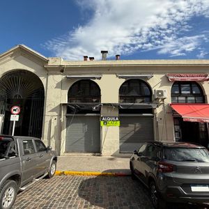 Mercado Del Puerto, 70 M2, Excelente Punto, Apto Gastronomía!! 