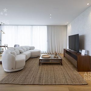 Apartamento De 3 Dormitorios En Alquiler En Carrasco - C102