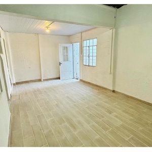 Alquilo Casa 1 Dormitorio, Zona Cerro Sin Gastos Comunes
