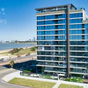 Apartamento De 2 Dormitorios En Venta En Malvín - V801