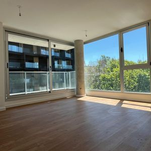 Venta | Apartamento De 2 Dormitorios Al Frente - Centro