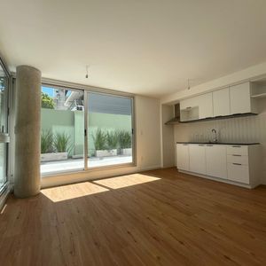 Venta | Apartamento De 2 Dormitorios Con Enorme Terraza - Centro
