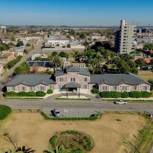 Hotel En Venta Con Vista Al Rio , 20 Habitaciones De 28 M2 Dolores, Soriano