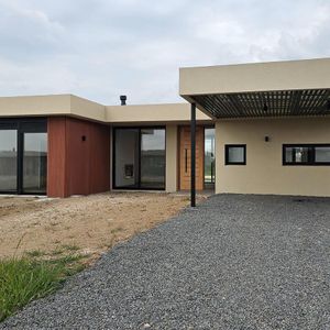 Venta Casa En Barrio La Juana Tres Dormitorios