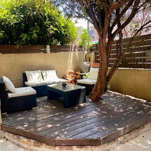 Venta Casa Pocitos Tres Dormitorios Parrillero Terraza 2 Cocheras Patio