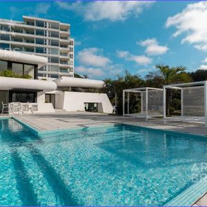 Apartamento De Tres Dormitorios En Venta En Playa Mansa - 209