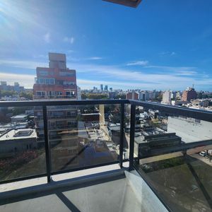 Venta De Apartamento 2 Dormitorios En Pocitos, Grandes Dimensiones