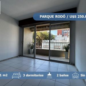 Venta De Apartamento De 3 Dormitorios Y Dos Baños En Parque Rodó