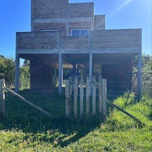 Terreno Con Construcción Sin Terminar En Santa Monica