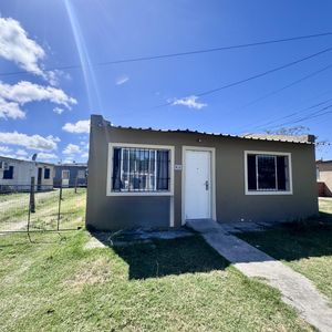 Venta De 2 Casas De 2 Dormitorios Con Renta En Colonia Del Sacramento