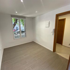 Venta Casa Loft  2 Pisos Totalmente Renovada, Azotea Con Parrillero. Bien Ubicada Tres Cruces