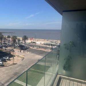 Apartamento  En Venta Con Renta, Malvin Frente Al Mar
