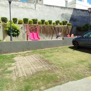 Cochera En Tres Cruces