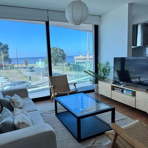 Apartamento De 3 Dormitorios En Suite, Forum, Terraza, Garage Doble, Amenities, 