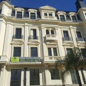 Gran Loft Frente A La Plaza Matriz, 60 M2 Totales, Al Frente !!