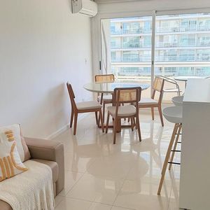 Apartamento En Alquiler Anual De 1 Dormitorio Full Amenities