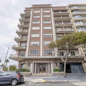 Excelente Apartamento En Rambla Y Juan Ma.pérez