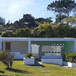Casa De 3 Dormitorios A Pasos Del Mar Alquiler Anual Y Temporal - Punta Ballena