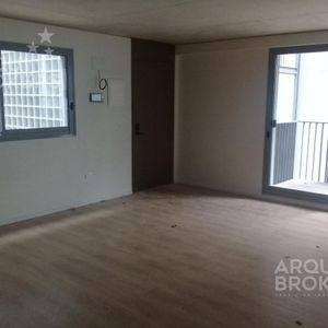 Apartamento De 2 Dormitorios En Venta Con Renta En Centro - 308