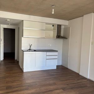 Alquiler Apartamento 1 Dormitorio Con Cochera Cercano A Avenida En Pocitos