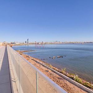 Venta Monoambiente Edificio Montevideo Harbour, Vista A La Bahia Y Cerro De Montevideo.