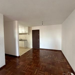 Apartamento En  Tres Cruces, Excelente Ubicación. 