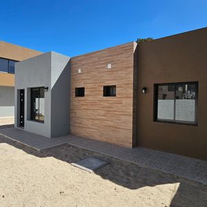 Venta Casa En Lomas De Solymar Tres Dormitorios, Dos Baños