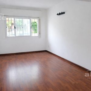 Venta De Casa 3 Dorm Y Garage - Pocitos Nuevo