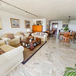 Departamento En  Venta, 3 Dormitorios + Servicio, Roosevelt Punta Del Este