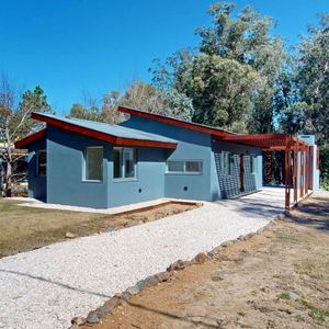 Casa A Estrenar En La Barra. 3 Dormitorios Y 2 Baños.