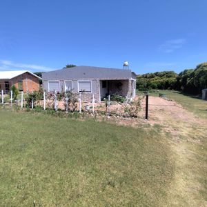 Casa En Juan González A 7 Km De La Ciudad De Carmelo