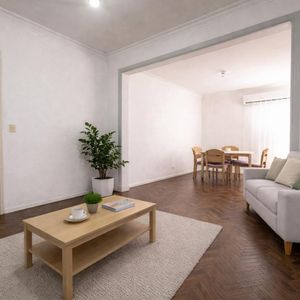 Venta Apartamento 3 Dormitorios Y Balcón Al Frente - Tres Cruces