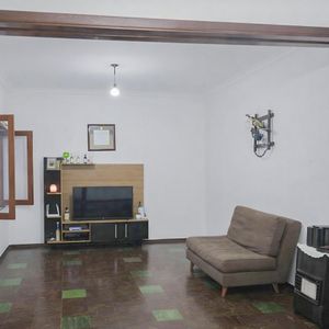 Venta Apartamento 3 Dormitorios Con Terraza Al Frente. Tres Cruces (alquilado)