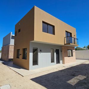 Venta Casa En Lomas De Solymar Tres Dormitorios, Dos Baños Completos