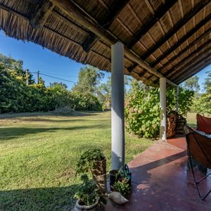 Venta De Casa Con Gran Jardín Cerca Del Mar Bella Vista Maldonado