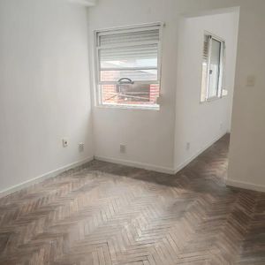 Venta De Casa 2 Dormitorios Con Excelente Ubicación En Buceo 